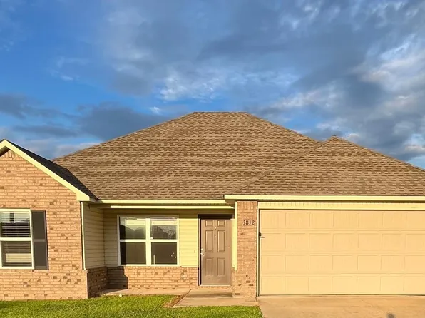 3812 Churchill Dr, Jonesboro, AR 72404