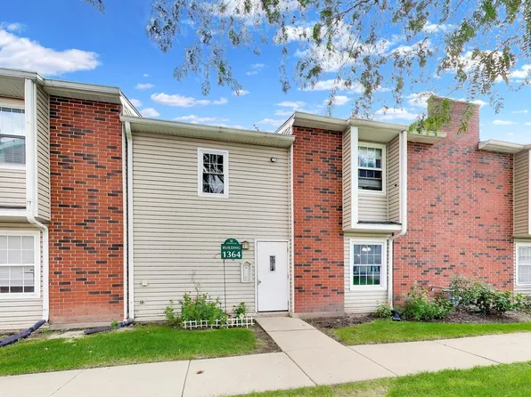 1364 E Wyndham Cir APT 103, Palatine, IL 60074