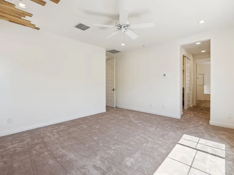 211 E Brinley Dr — Photo 22