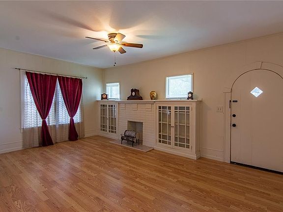 5th image of 2403 1st St