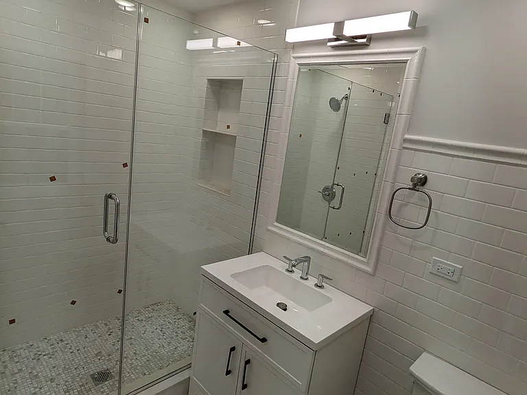 1846 W Belle Plaine Ave #1 — Photo 2