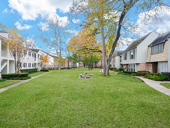4th image of 13374 Trail Hollow Dr #3374
