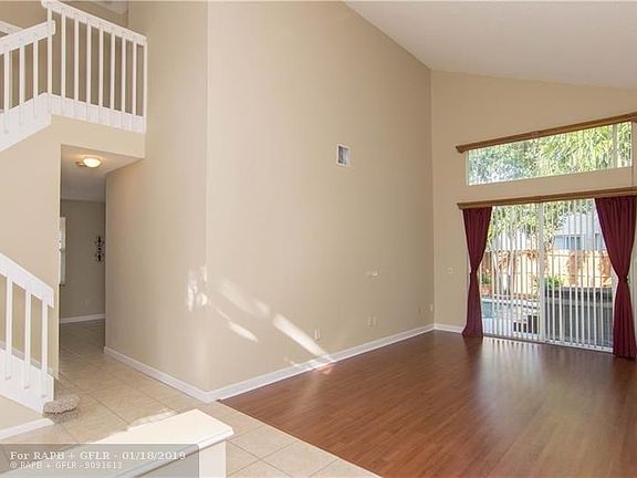 4th image of 174 NW 152nd Ave