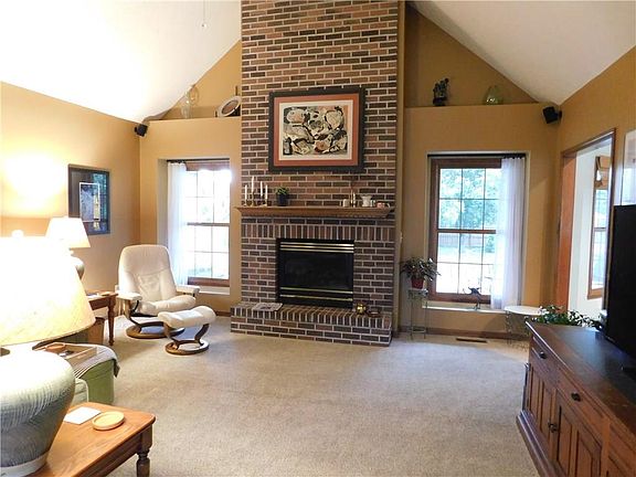 5th image of 1055 Fallway Dr