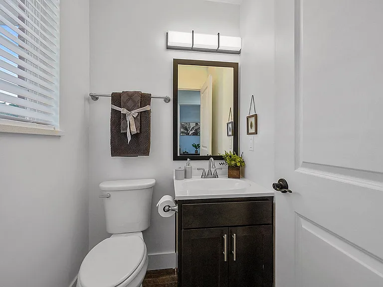 Ivy Hills Living Spaces — Photo 150