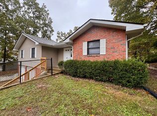 607 Royal Rd, Waynesville, MO 65583