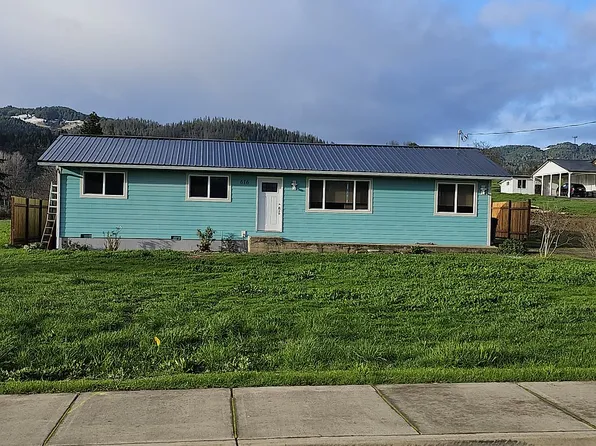 616 E 4th Ave, Riddle, OR 97469