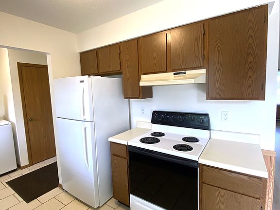 4th image of 2101 Somerset Dr