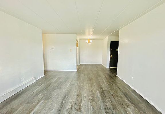 3rd image of 13935 35th Ave APT 4E