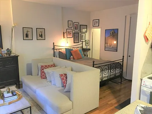 Rented by Dynamik Realty | media 33