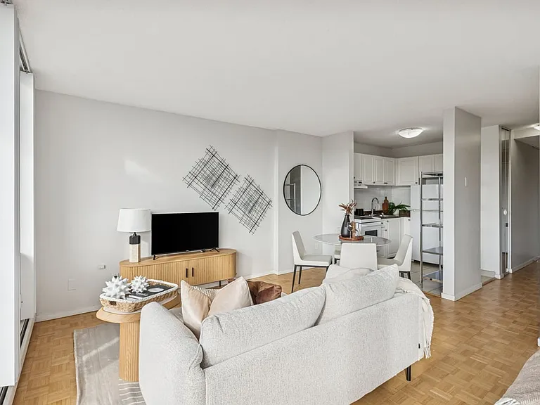 1305 W 12th Ave — Photo 14