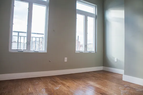 Rented by EXR | media 58