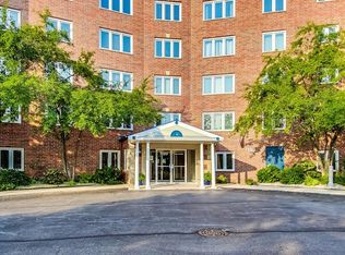 7120 N Milwaukee Ave APT 409, Niles, IL 60714