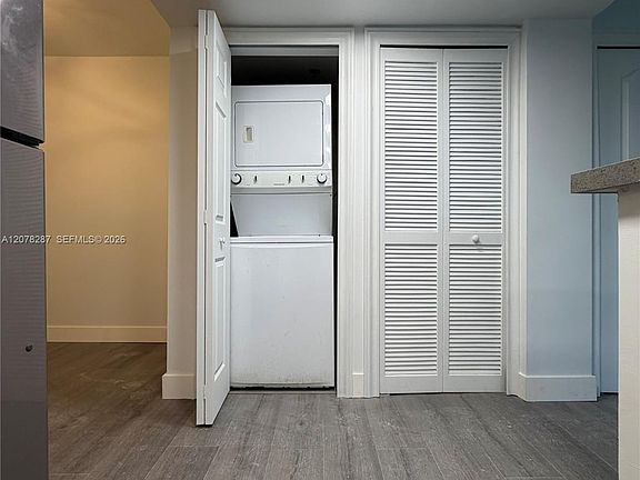 5th image of 120 SW 37th Ave APT 405