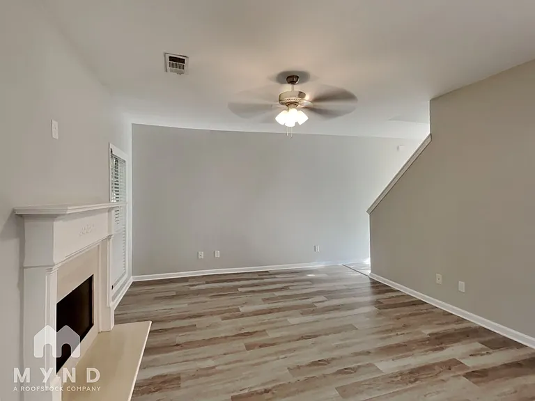 1557 Silver Ridge Dr SW — Photo 8