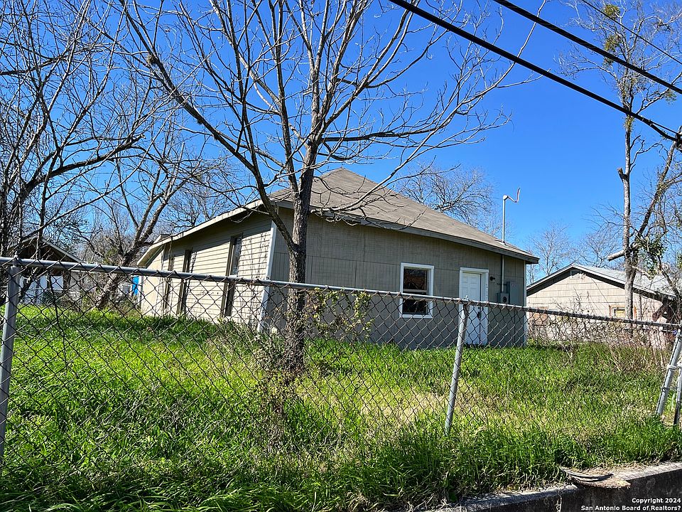 1st image of 187 Beethoven St
