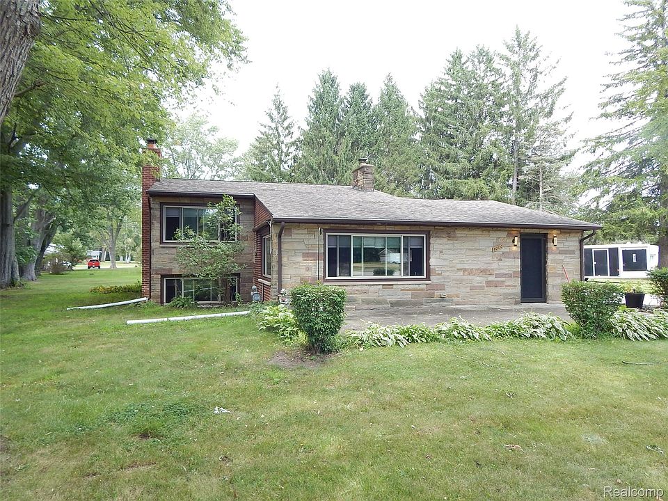 1st image of 4006 N River Rd