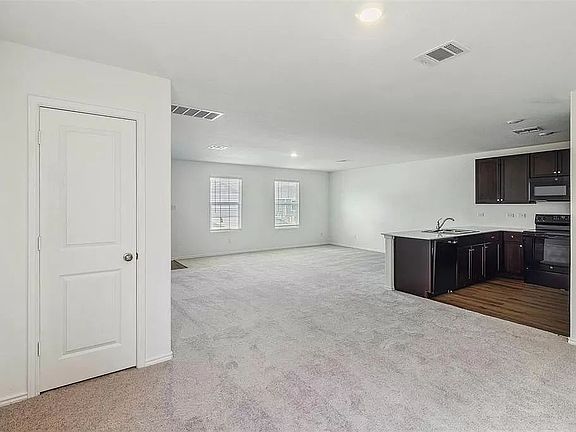 3rd image of 1104 Catfish Ln