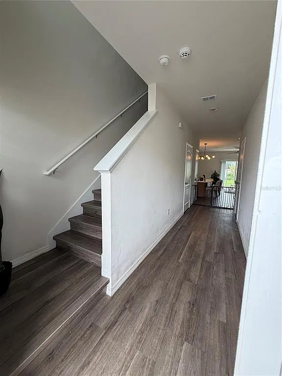 3 bed, 2.5 bath, 1488 sqft, $1,800 — Photo 2