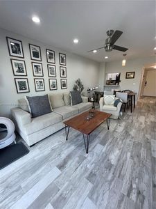 7900 Camino Cir APT 201, Miami, FL, 33143
