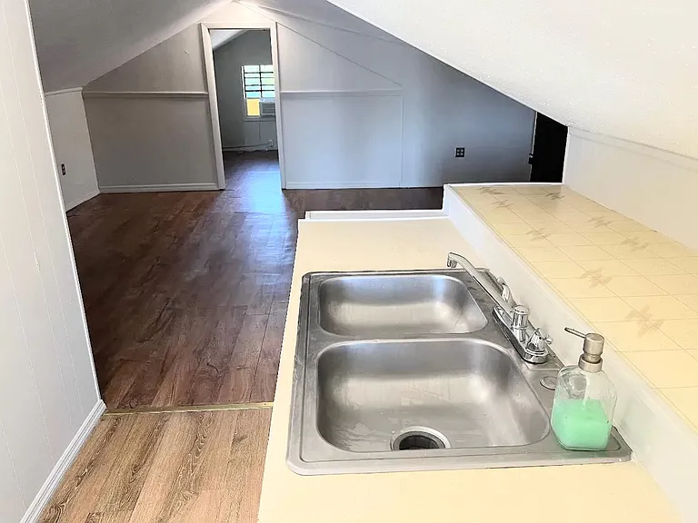 215 N Buena Vista Dr #C — Photo 5