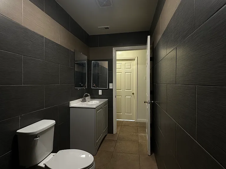 2901 Belhaven St — Photo 13