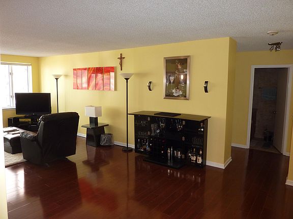 4th image of 801 S Plymouth Ct #P268