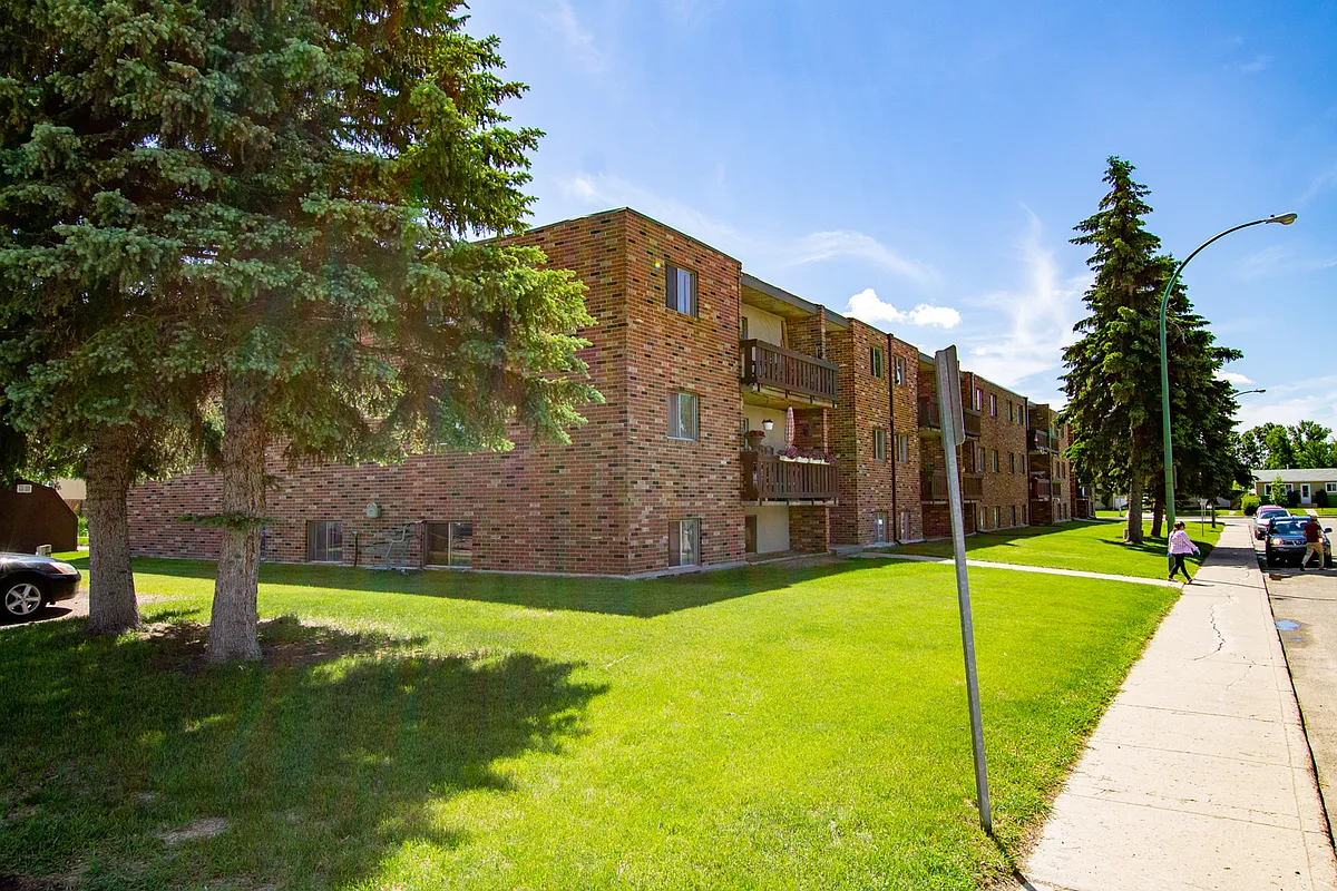 Building Photo - 10 Pearson Pl