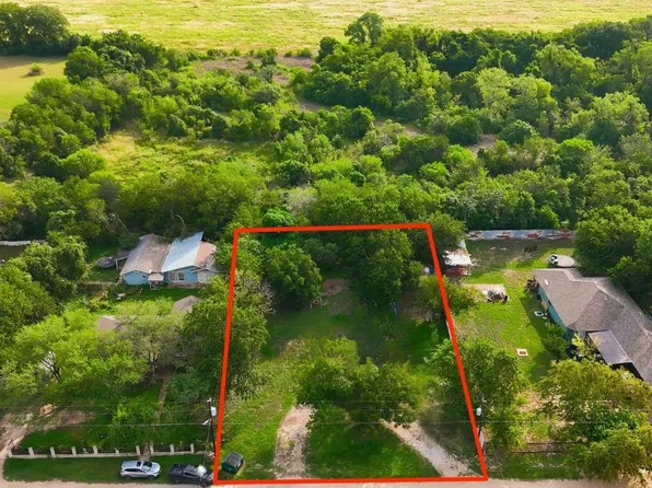 43 Skycrest Dr, Martindale, TX 78655