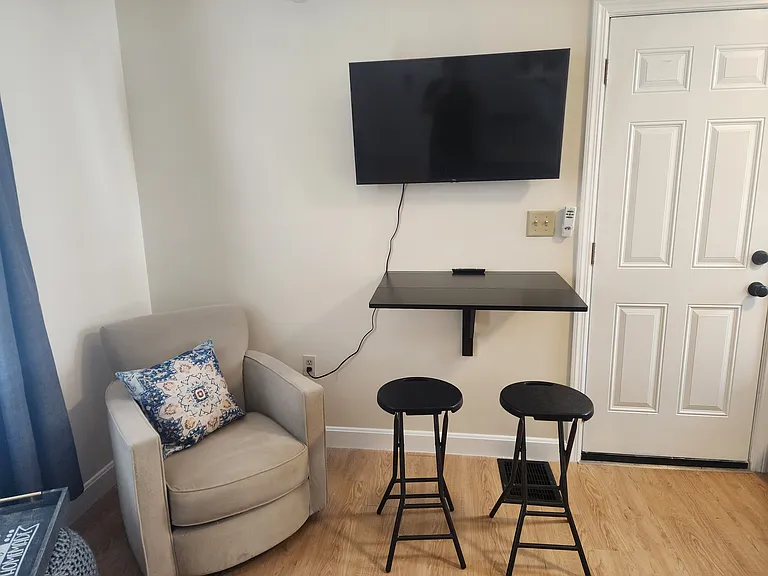 285 Pine St #4-A — Photo 6