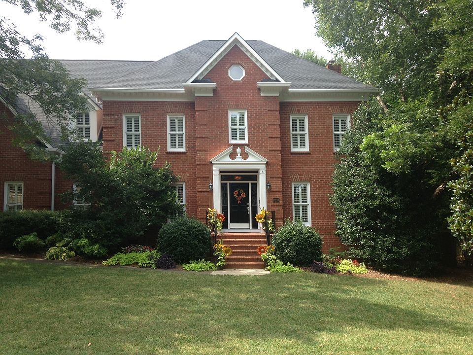 1st image of 2210 Oakmeade Dr