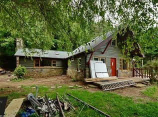 73 Dye Leaf Rd, Fairview, NC 28730