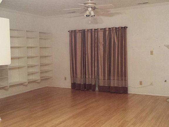 3rd image of 510 S Lake Cir