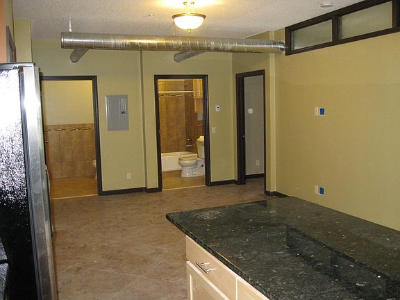 3rd image of 633 Ontario St SE #1