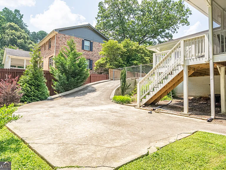2617 Caladium Dr NE — Photo 26