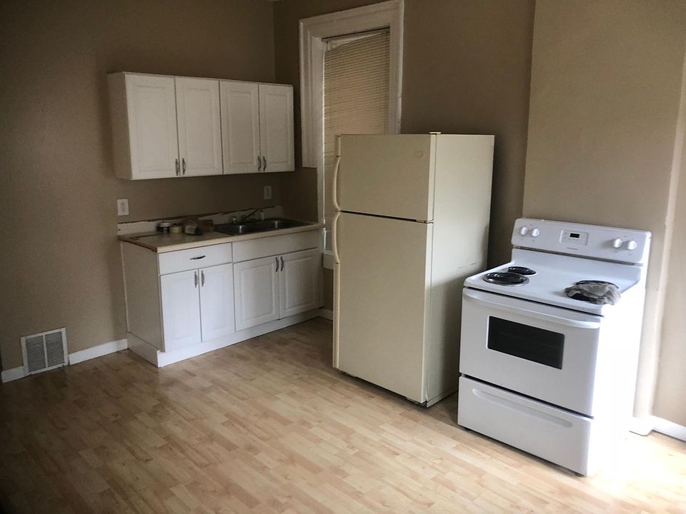 1st image of 2027 Ann Ave