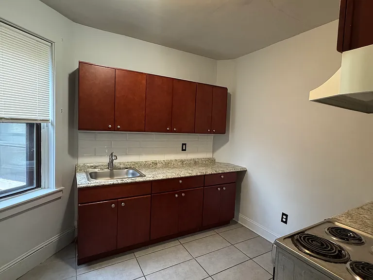 546 S 54th St #2 — Photo 8