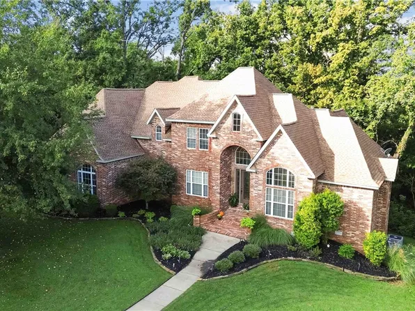 219 Ridgefield St, Bentonville, AR 72712