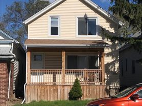 2350 S Howell Ave