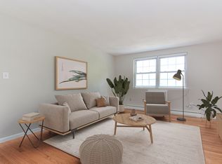 4 Colonial Village Dr APT 9, Arlington, MA 02474