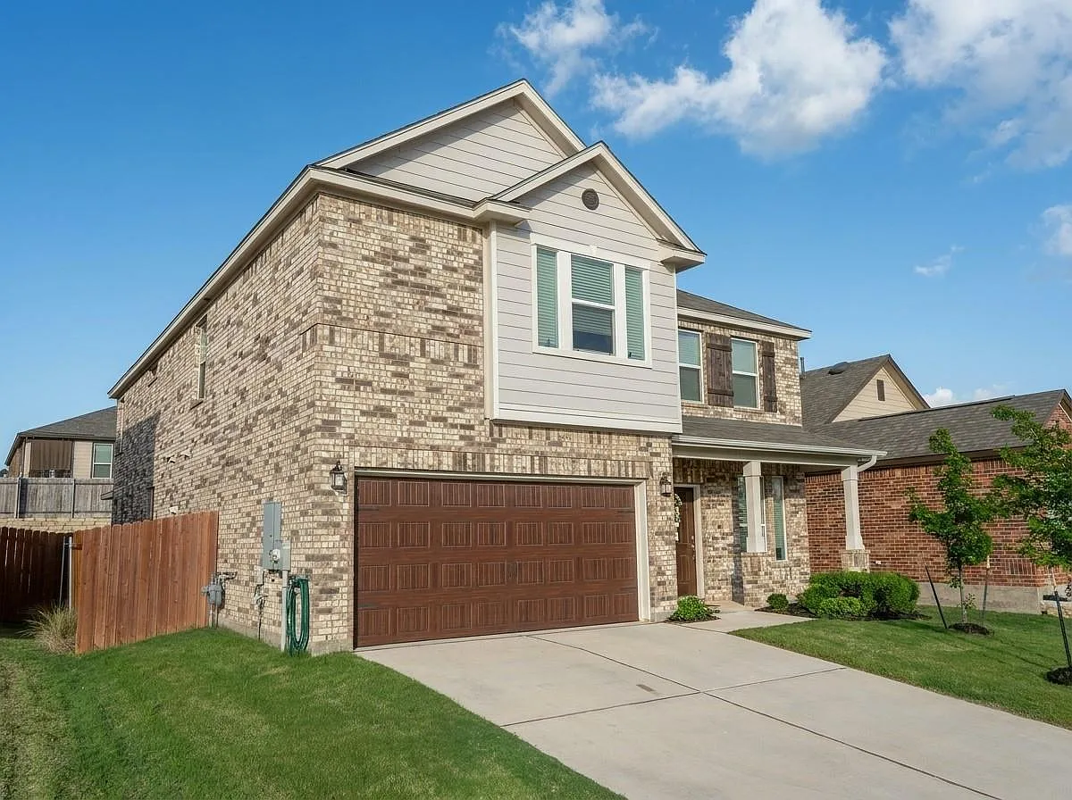 4 bed, 2.5 bath, 3055 sqft, $2,600 — Photo 3