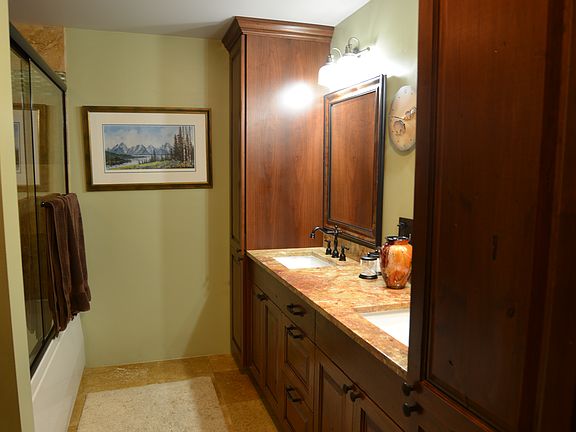 Master Bath-tons of storage