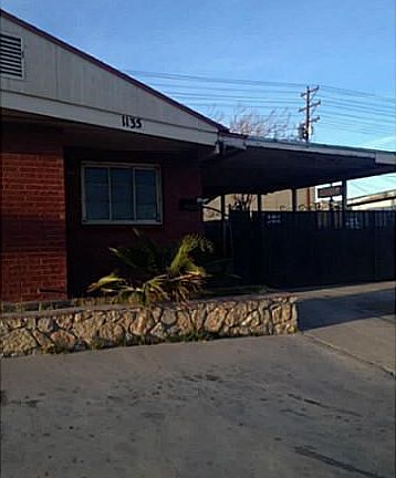 5th image of 1135 N Clark Dr