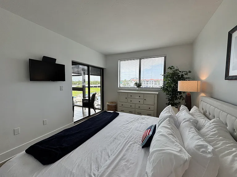 801 River Point Dr #206A — Photo 17