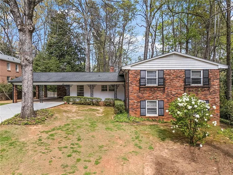 274 Land O Lakes Ct NE — Photo 3