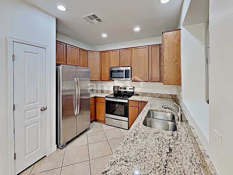 3843 E Santa Fe Ln — Photo 3