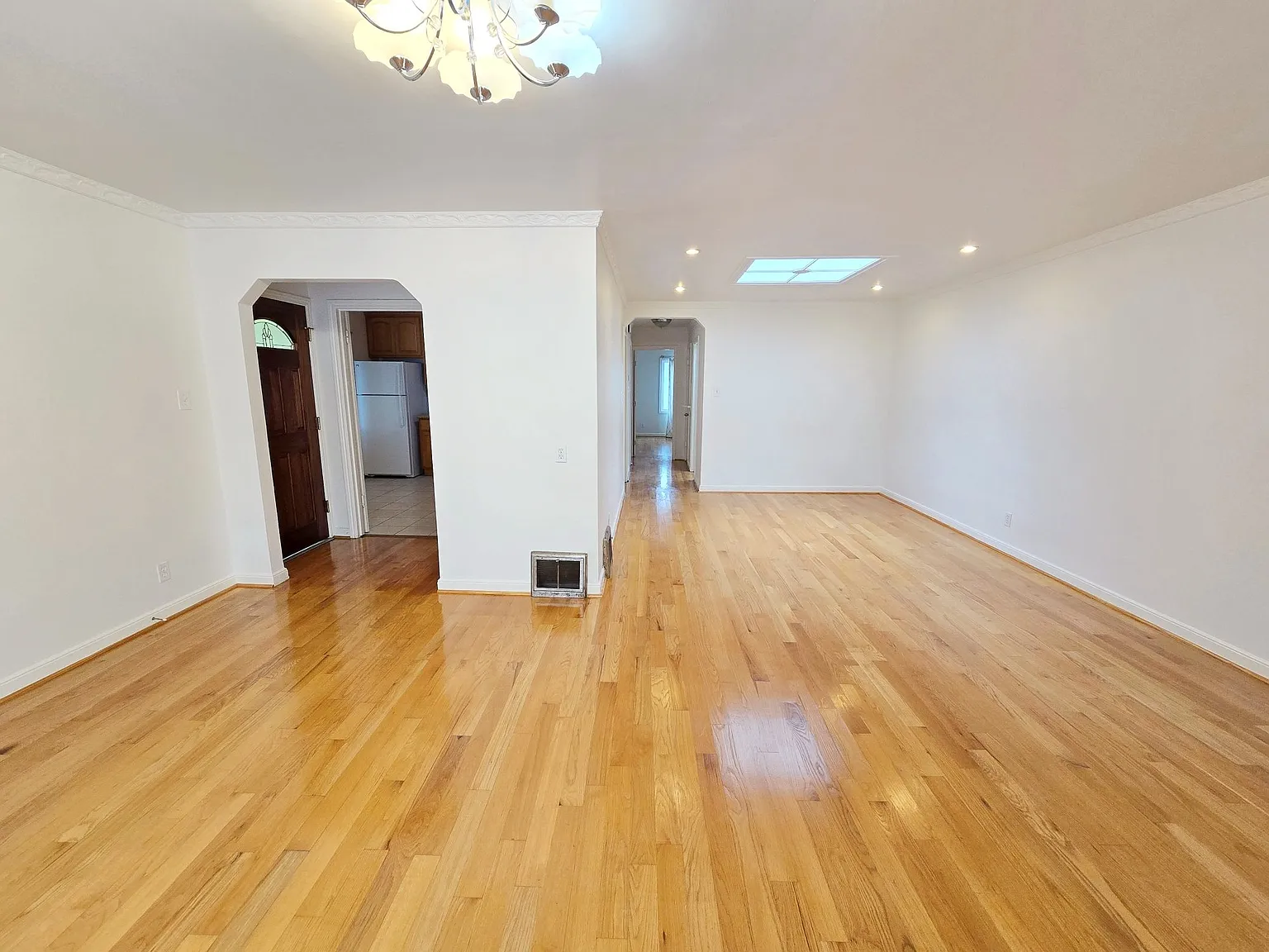 2 bed, 1.5 bath, 1000 sqft, $4,295 — Photo 3