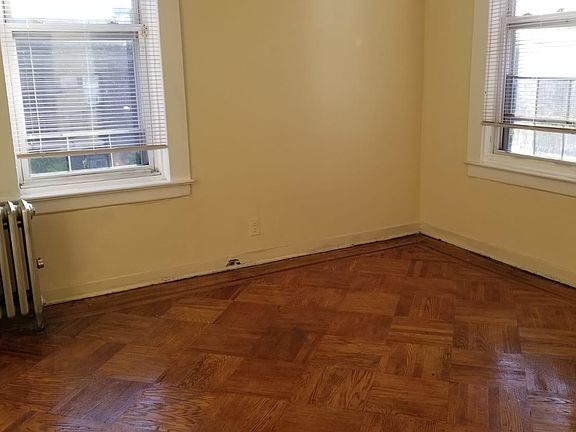 4th image of 897 E 95th St APT 2