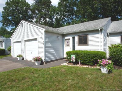 32 Knoll Lane #32, Weatogue, CT, 06089