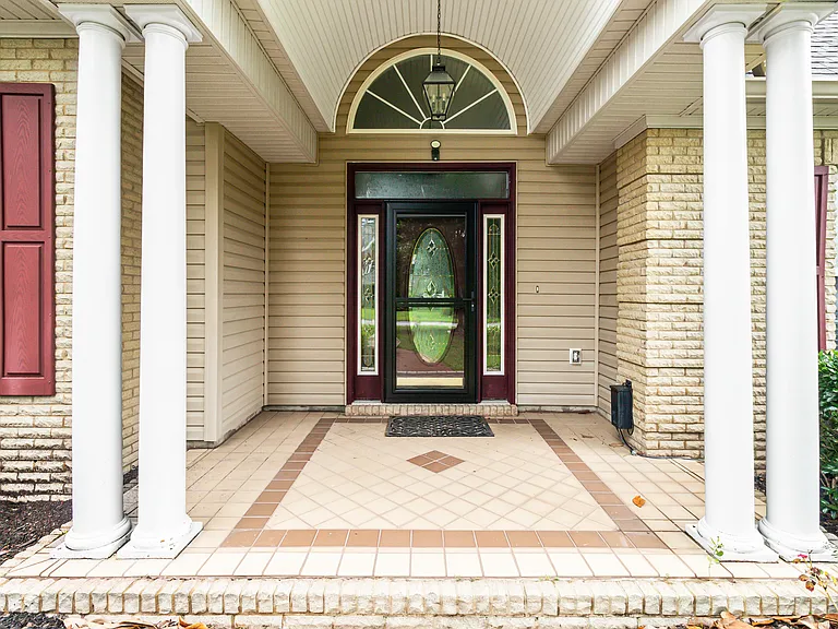 620 Woodbine Ct — Photo 3